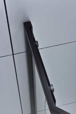 Il nero d'angolo di vetro temperato ISO9001 di recinzione della doccia del quadrante